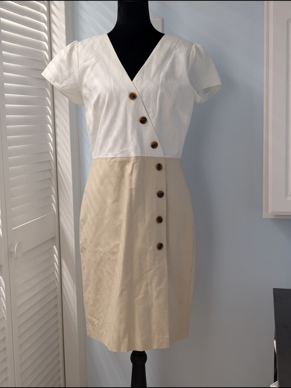 Ann Taylor Cotton Linen Colorblock Button Sheath Dress Size 4 White Tan